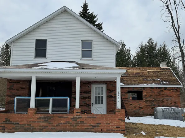 1828 Harrison Ave, Cheboygan, MI 49721