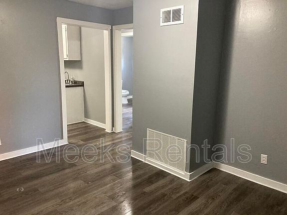 3rd image of 408 1st St APT 11