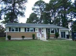 8 Jamal Ct, Portsmouth, VA 23701