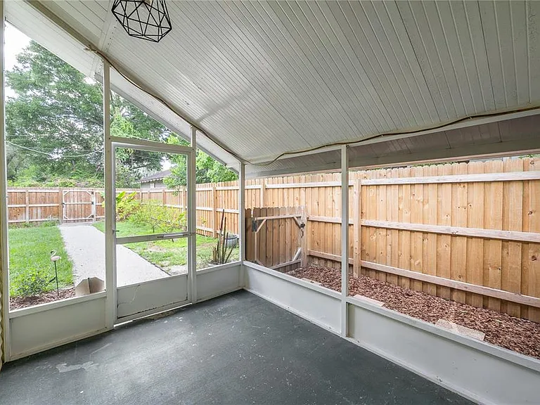 5207 N Suwanee Ave — Photo 36