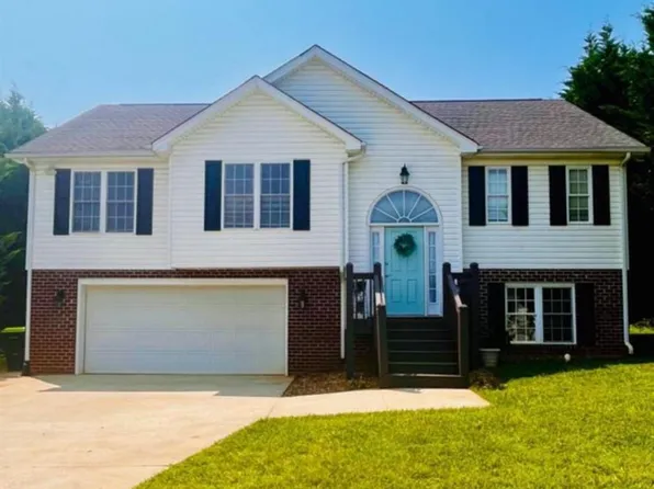 198 Russell Springs Dr, Lynchburg, VA 24501