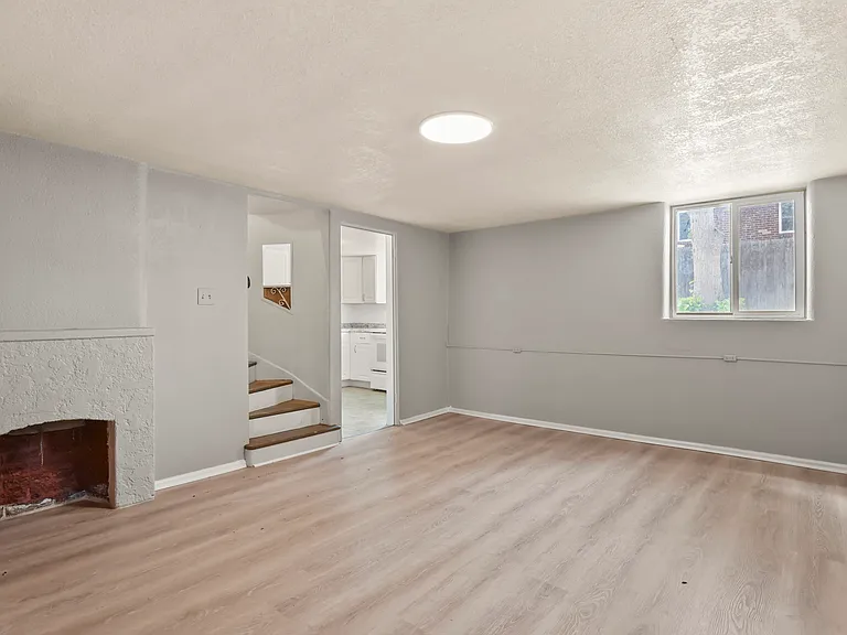 320 S Dale Ct #B — Photo 5