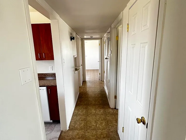 5719 Bainbridge Ave — Photo 8