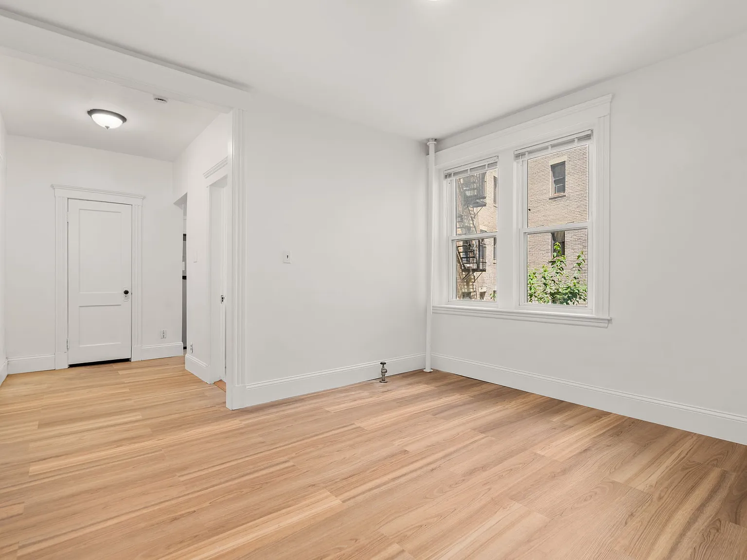1450 Commonwelath — Photo 2