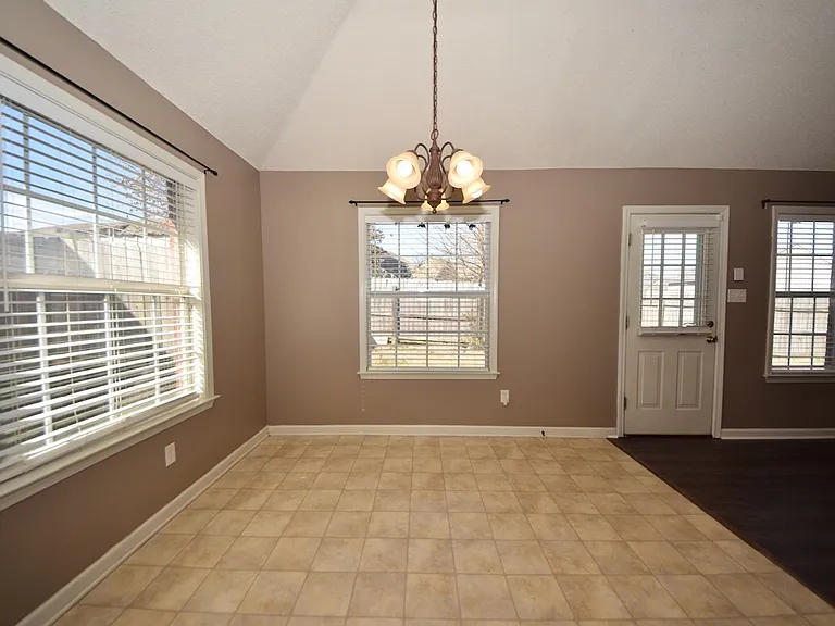 6898 Skylar Mill Ave — Photo 12