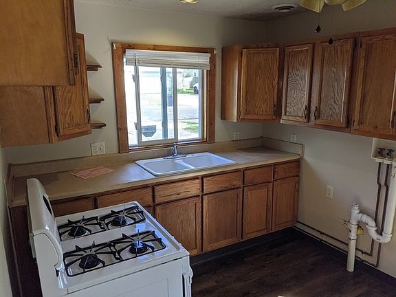 2nd image of 3137 Sewell St