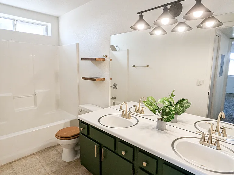 4100 E Mission Ln #D — Photo 8