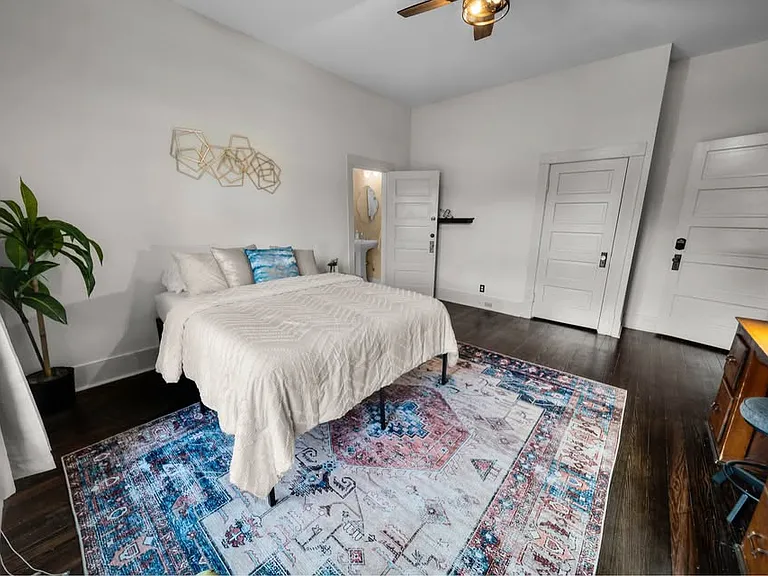 511 S Fannin Ave — Photo 12