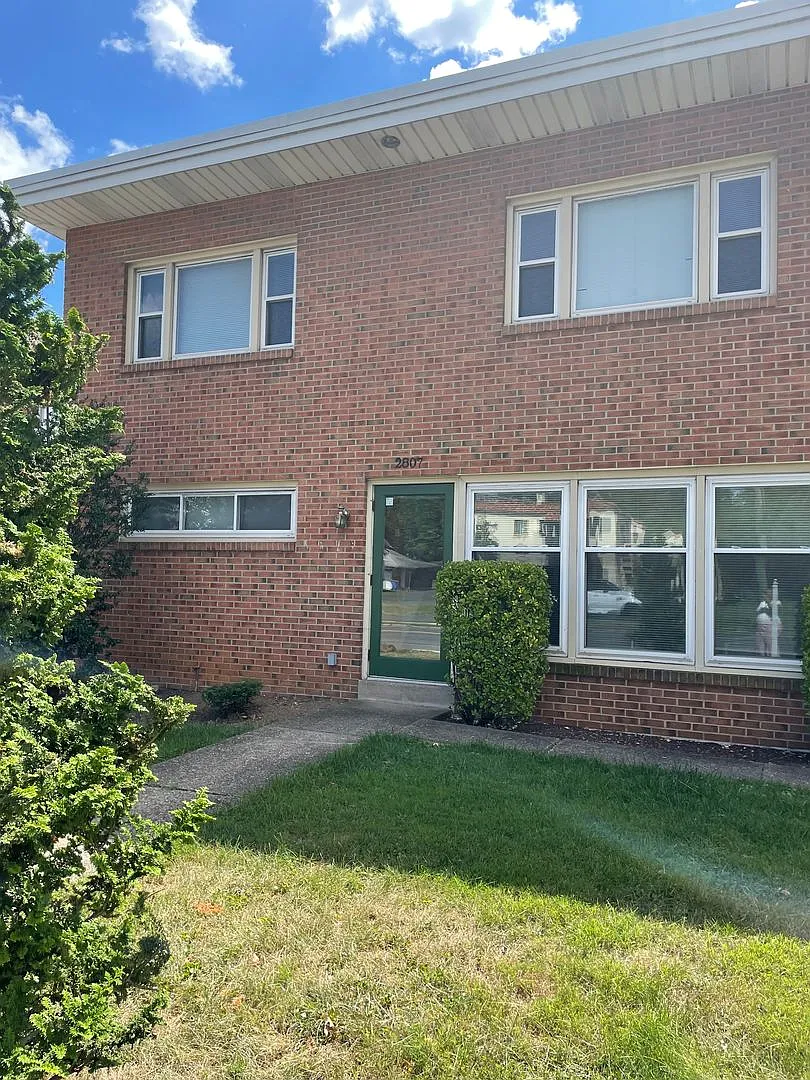 2807 Market St — Photo 1