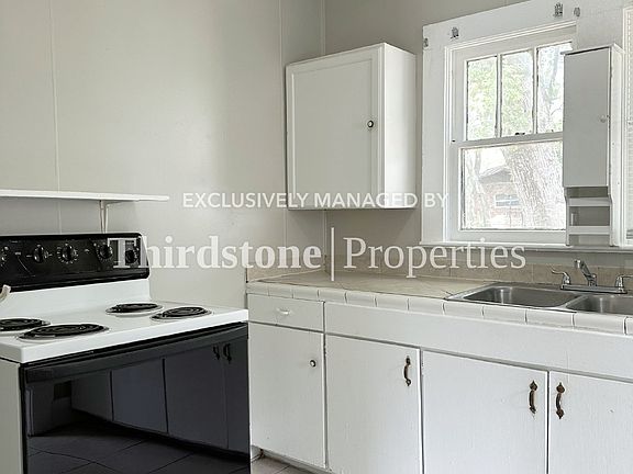 3rd image of 473 E 44th St