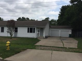 209 N Seminary St, Galesburg, IL 61401