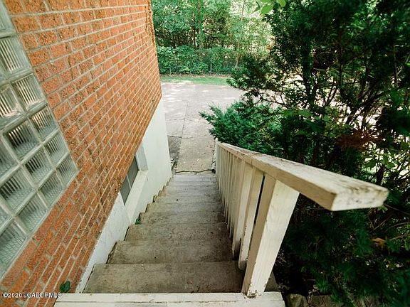 2nd image of 514 Gipfert Ln