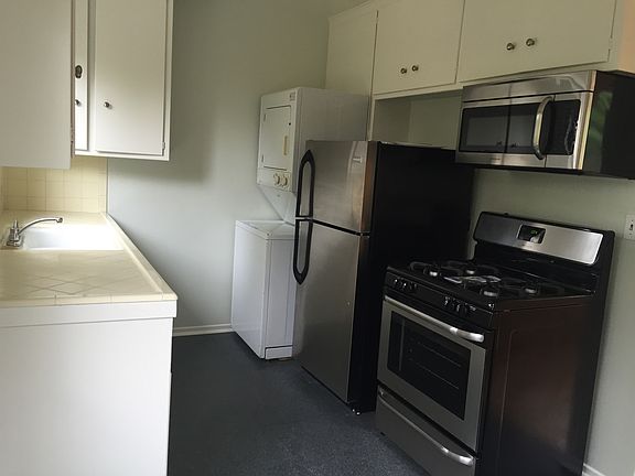 2nd image of 1821 Fiske Ave