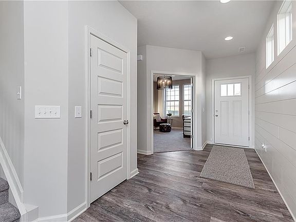 2nd image of 2858 Penn Ave