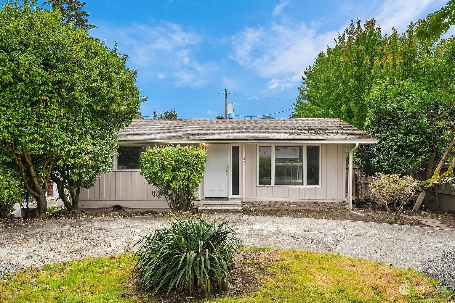 225 E Sunset Way photo 1