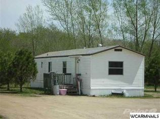 19087 62nd St NE, New London, MN 56273