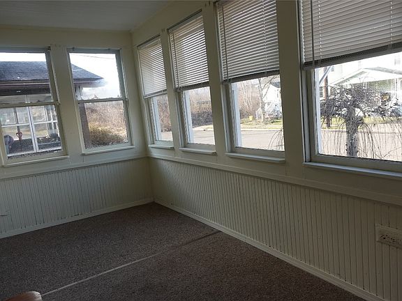 2nd image of 518 Grand Ave