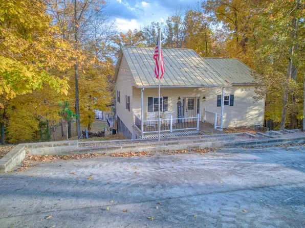 1415 Lakeshore Dr S, Goreville, IL 62939