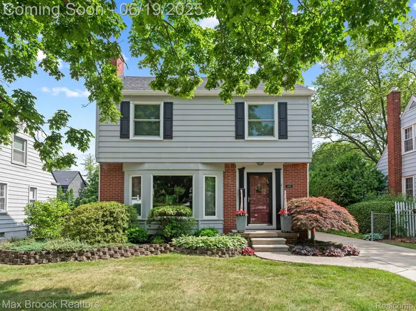 1668 Villa Rd, Birmingham, MI 48009