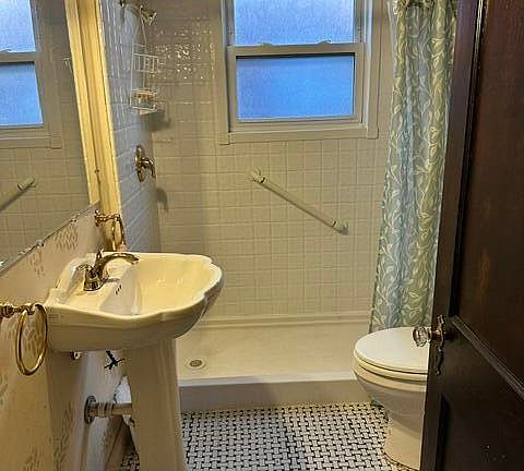 5th image of 2307 Burwell Ave