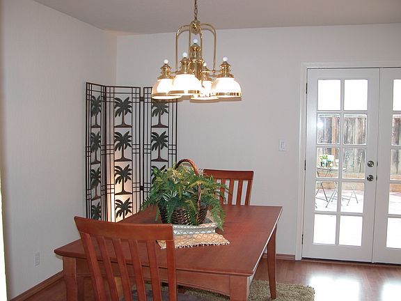 Separate formal dining