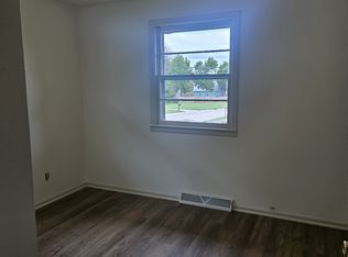848 Mission Ave, Manhattan, KS 66502