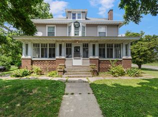 102 Bodman St, Milmine, IL 61855