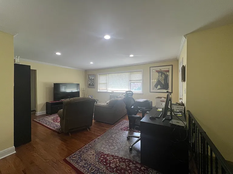 2-22 Virginia Dr #B — Photo 4