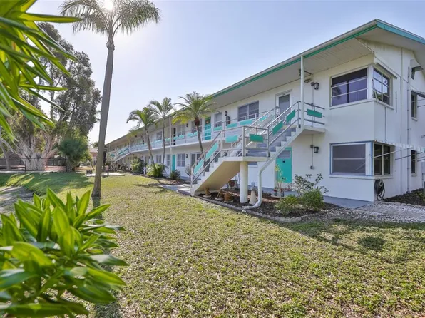 6100 21st St N APT 9, Saint Petersburg, FL 33714