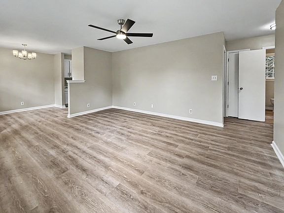 4th image of 573 Bridgette Dr