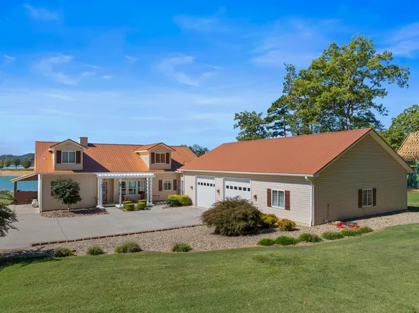 2225 Ted Moore Rd, Dandridge, TN 37725