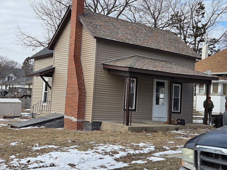 1st image of 108 S Walnut St