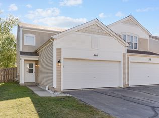 860 Wedgewood Cir, Lake In The Hills, IL 60156