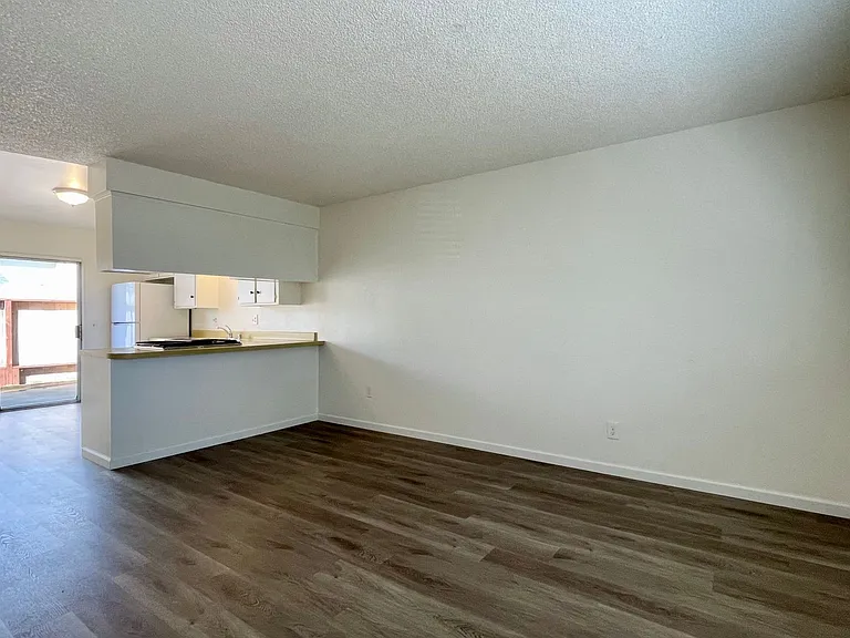 992 Fair Oaks Ave #C — Photo 3