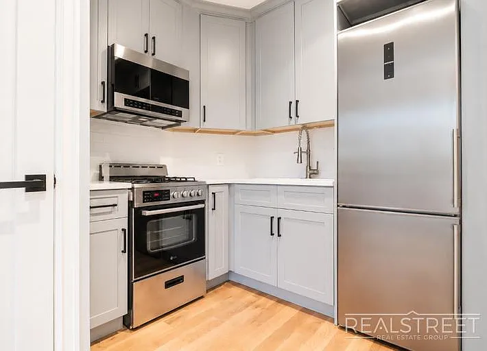 491 Tompkins Ave #3F — Photo 1