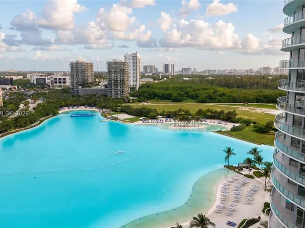 2411 Laguna Cir #1704, North Miami, FL 33181
