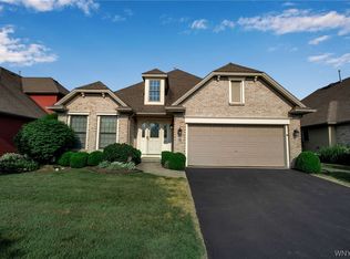 198 Lord Byron Ln, Williamsville, NY 14221