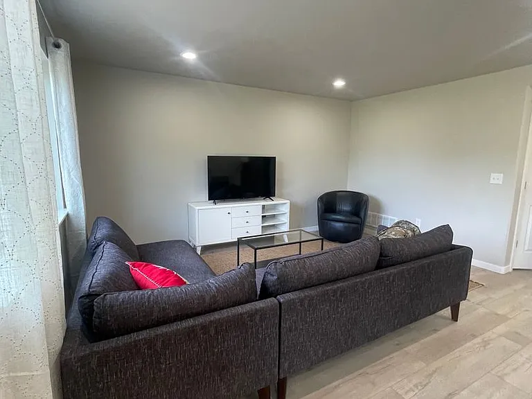 2251 W Ridgewood Dr — Photo 5