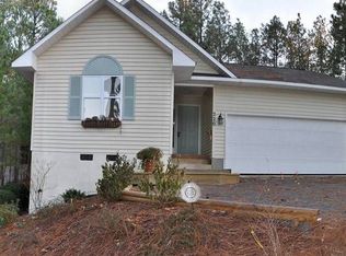 220 Longleaf Dr W, Pinehurst, NC 28374