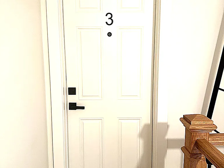 336A Danforth Ave #3 — Photo 2