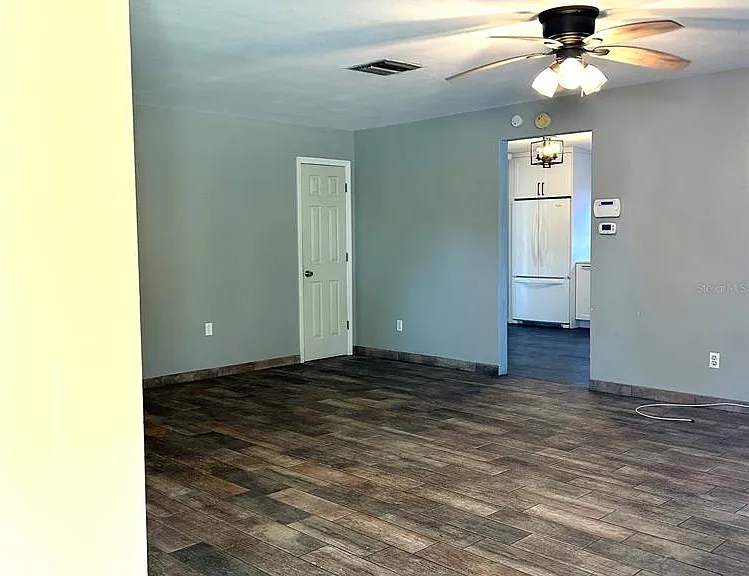 2152 Greenbriar Blvd — Photo 5