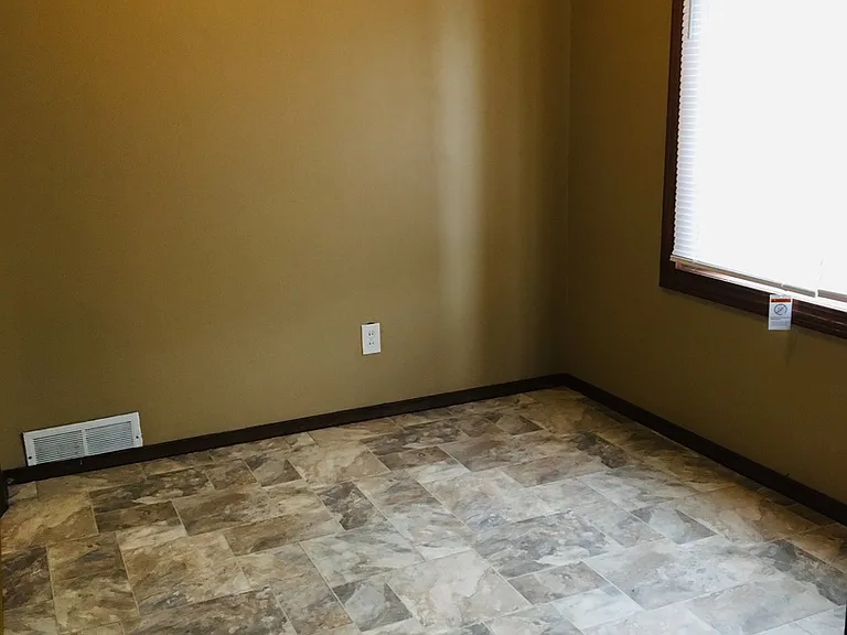14989 Lincoln Ave — Photo 8