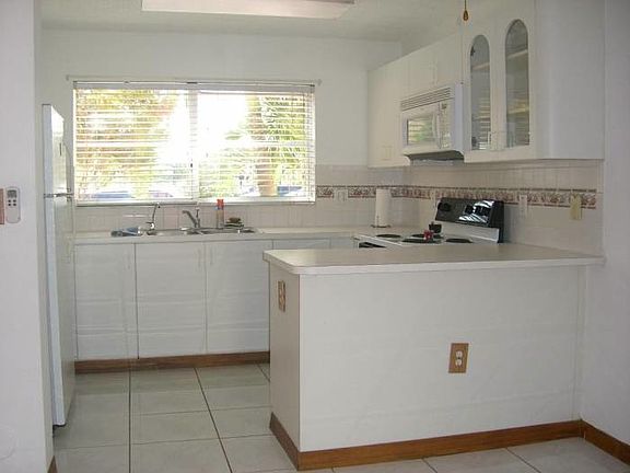 4th image of 1173 NW 126th Ave