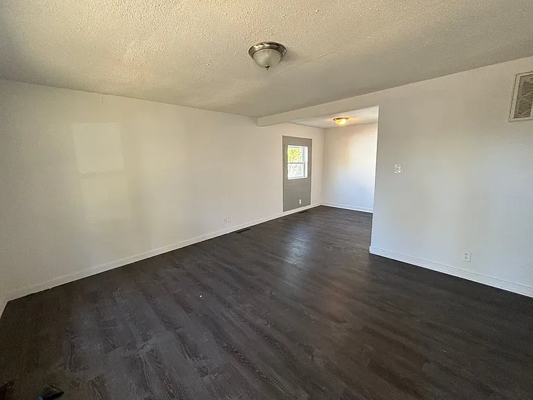 3120 SE Fremont St — Photo 2