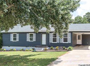 1205 Oakwood St NW, Hartselle, AL 35640