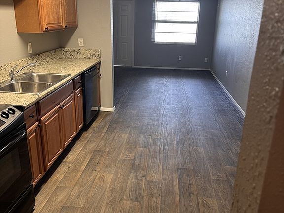 3rd image of 7812 W 40th Avenue Dr