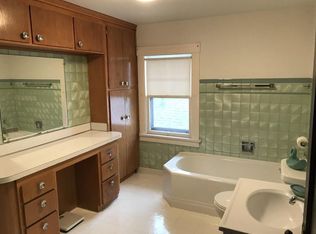 909 State St, Manitowoc, WI 54220