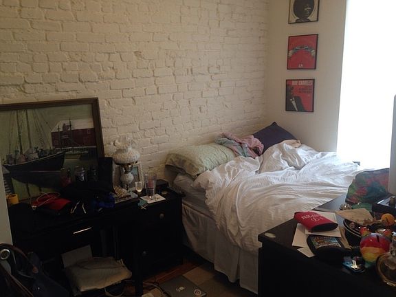 4th image of 190 E 2nd St APT 26