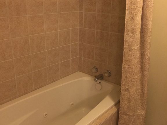 First Bathroom w/ Jacuzzi