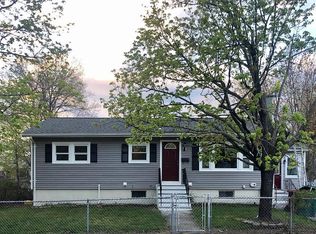 77 Carroll Pkwy, Lowell, MA 01851